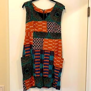 V neck fitted dress with pockets.